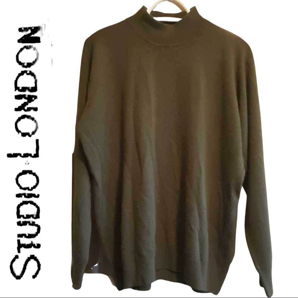 2/$25- STUDIO LONDON Military Green Mock Turleneck sz L